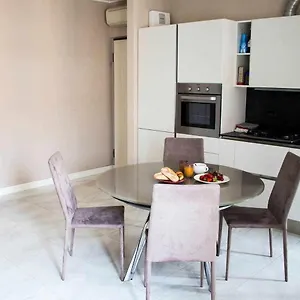 Trilocale In Pieno Centro Lt0244 Alassio